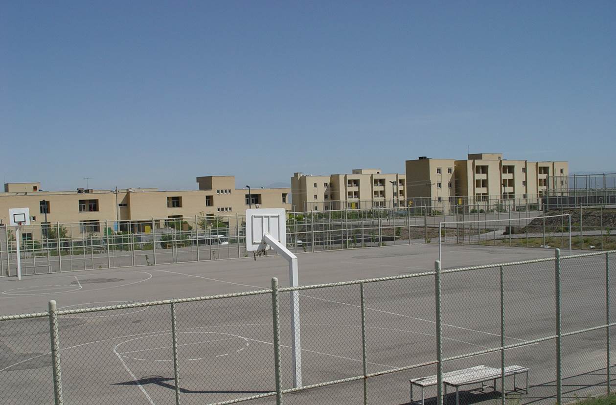 باشگاه زمین والیبال و بسکتبال رو باز دانشگاه صنعتی سهند در ستاو