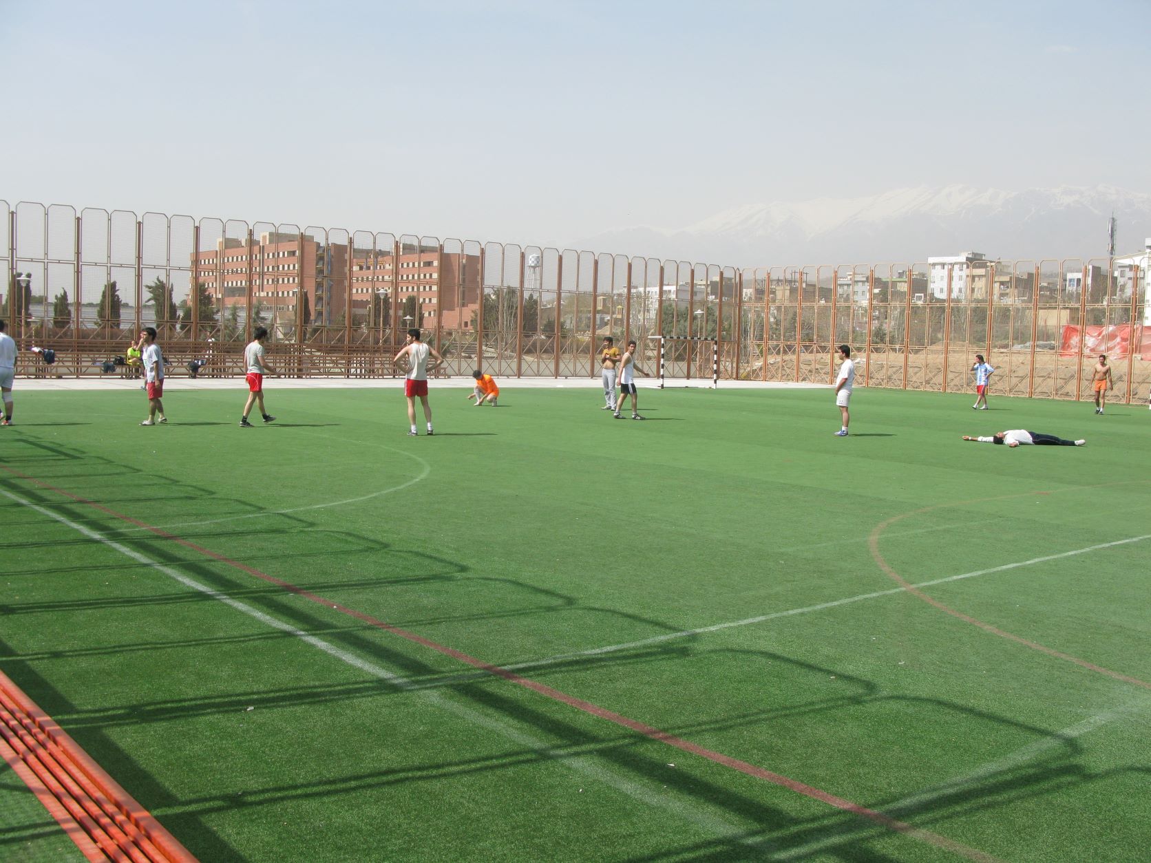 باشگاه چمن مصنوعی دانشگاه علم و صنعت ایران در ستاو